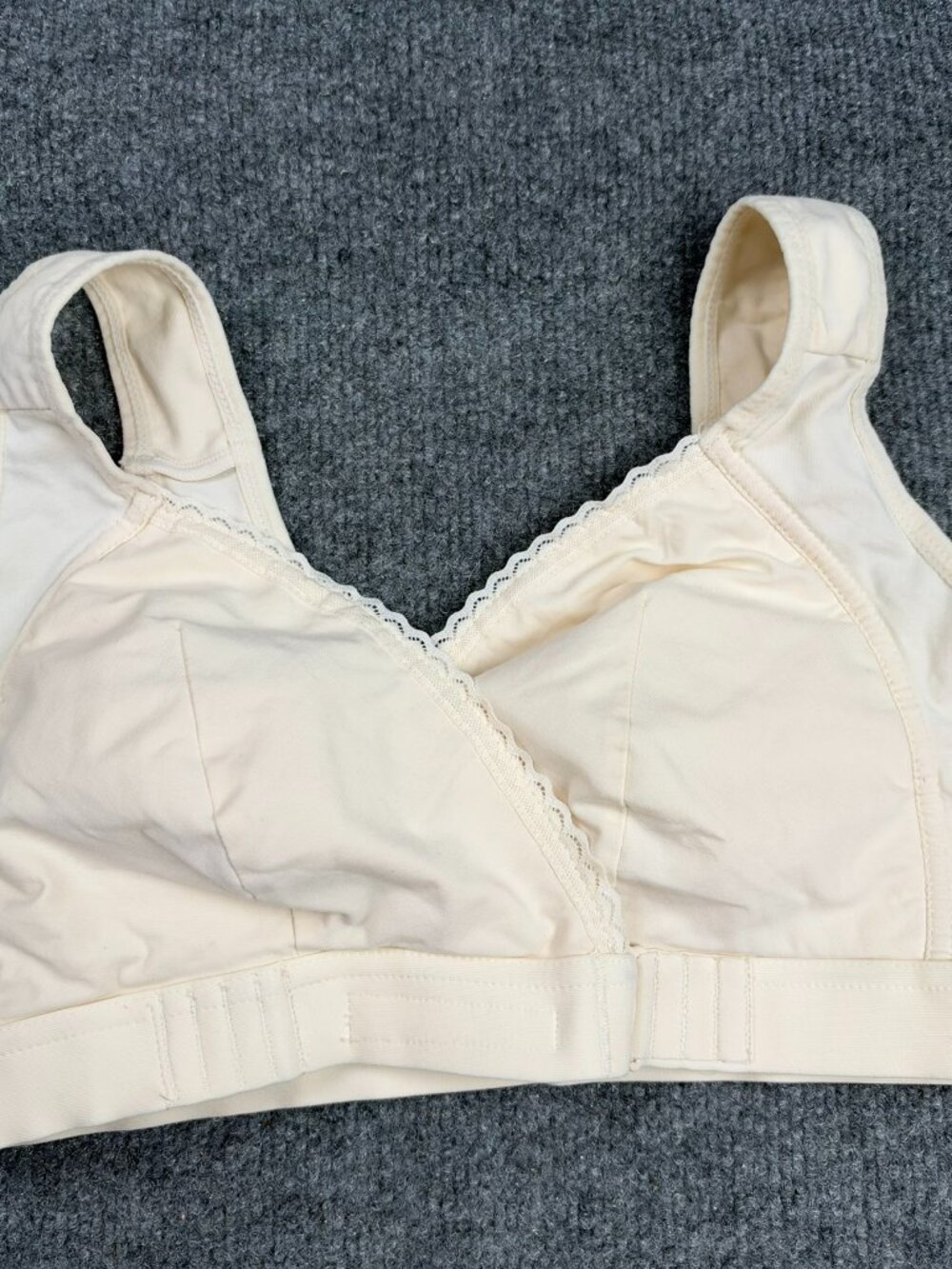Maternity Nursing Sleep Bra Size M Cream Beige Wireless Crossover Lace Stain